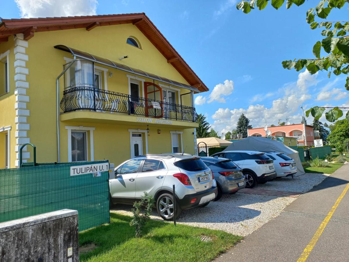 Yellow Apartmanhaz Buk Bagian luar foto