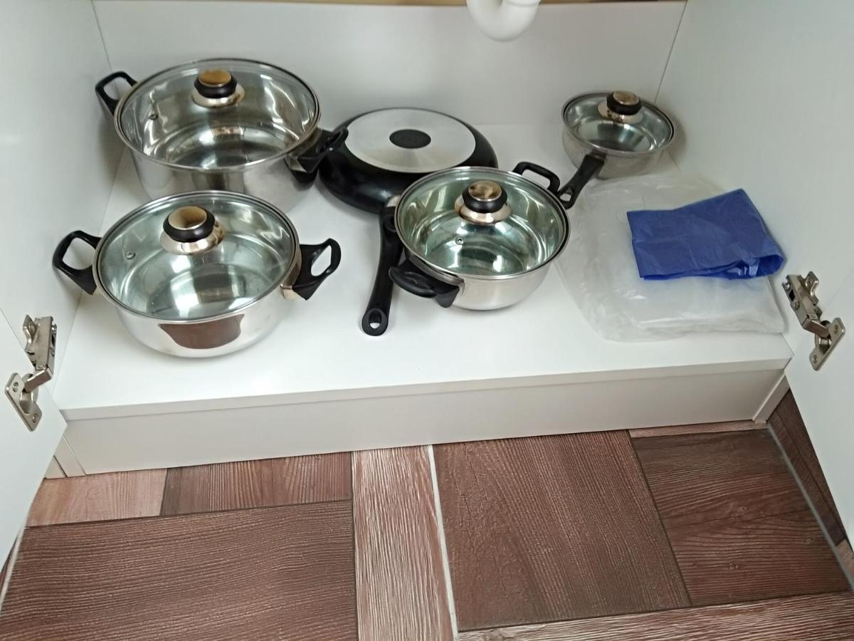 Yellow Apartmanhaz Buk Bagian luar foto